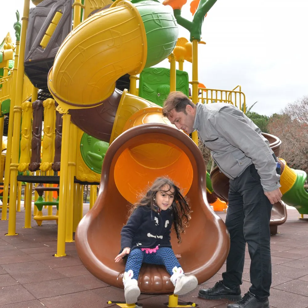 Menemen Şehir Parkı Oyun Grubu 4