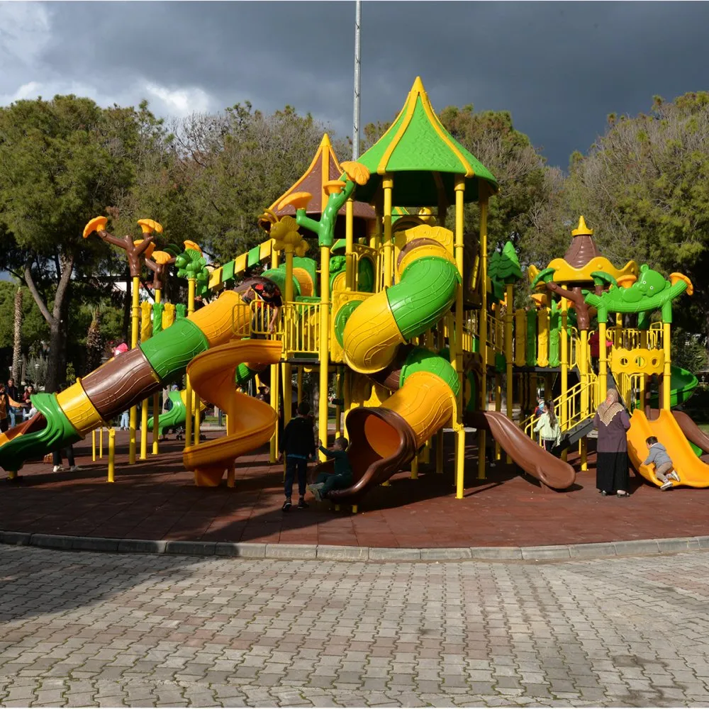 Menemen Şehir Parkı Oyun Grubu 5