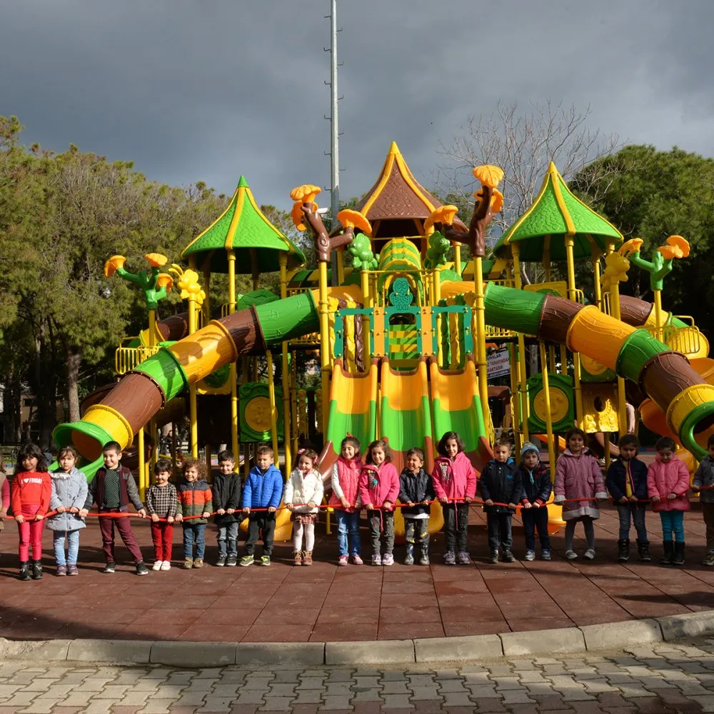 Menemen Şehir Parkı Oyun Grubu 7