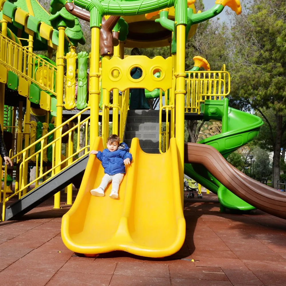 Menemen Şehir Parkı Oyun Grubu 8